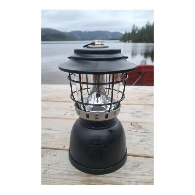 OSEAN Campinglykt m/ powerbank Sort matt - LED - Oppladbar 